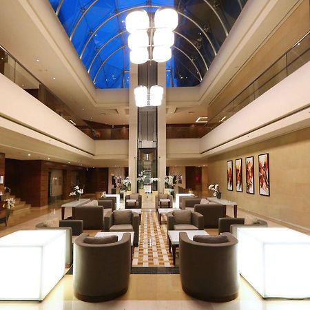 Ramada Plaza By Wyndham Beirut Raouche Hotell Exteriör bild