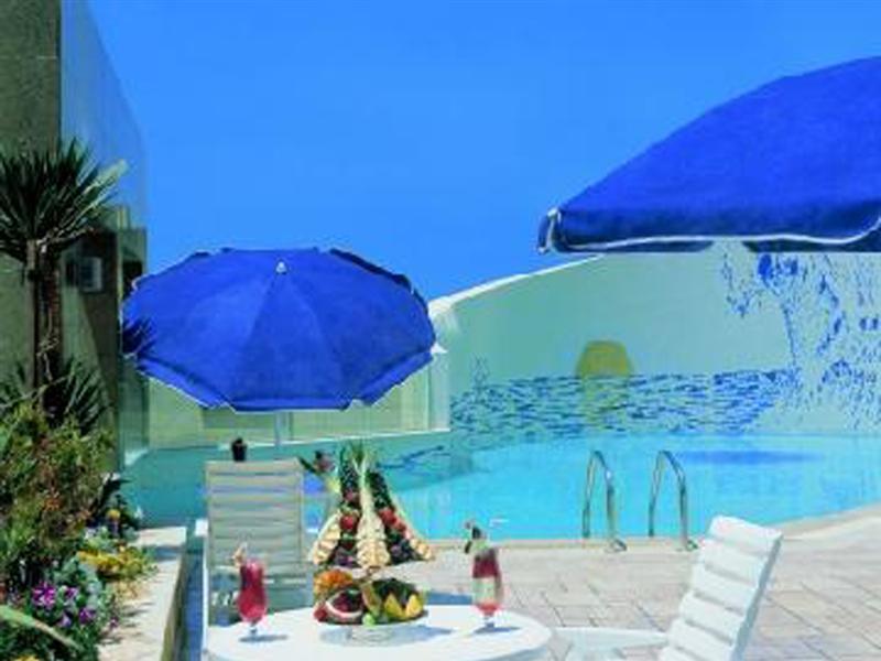 Ramada Plaza By Wyndham Beirut Raouche Hotell Exteriör bild