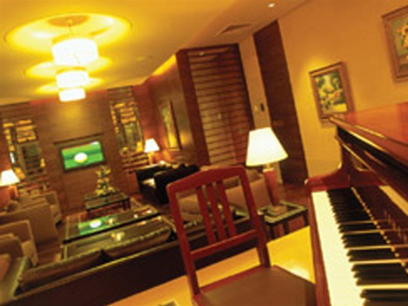 Ramada Plaza By Wyndham Beirut Raouche Hotell Exteriör bild