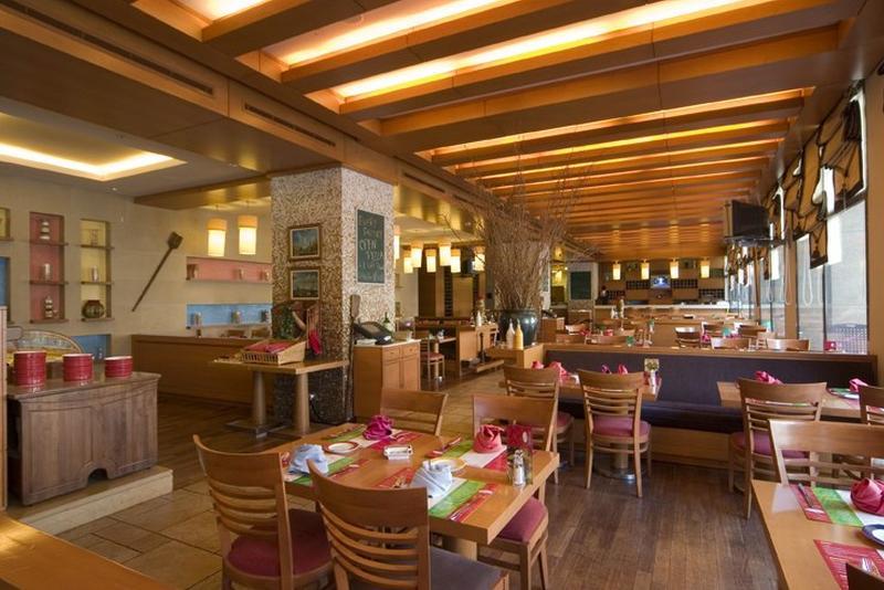 Ramada Plaza By Wyndham Beirut Raouche Hotell Exteriör bild